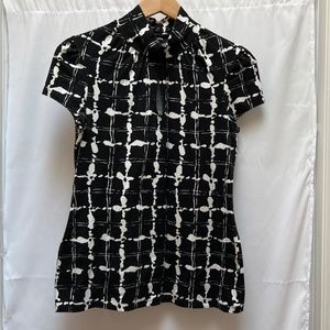 Express Black and White Inkblot Short Sleeve Mock Turtleneck (L)